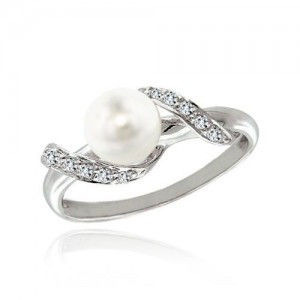 Pearl Diamond ring