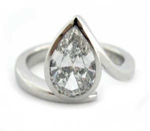 pear shaped ring with detailing